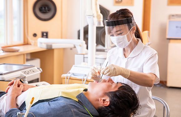 国民病と言われる歯周病と治療法について